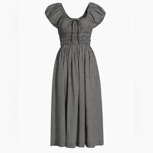 Doen dress is excellent condition